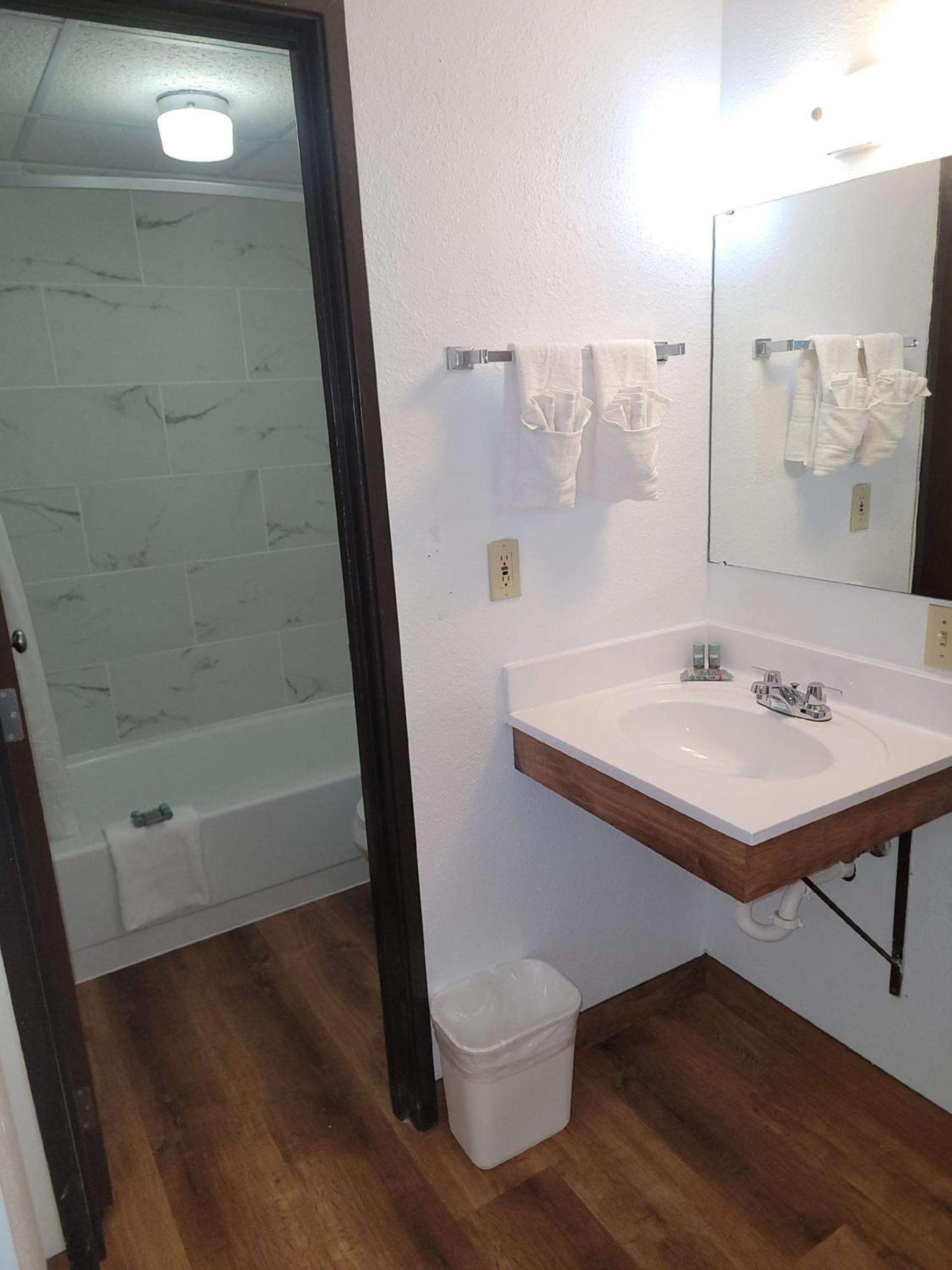 Surestay By Best Western Glendive Yellowstone River Bagian luar foto